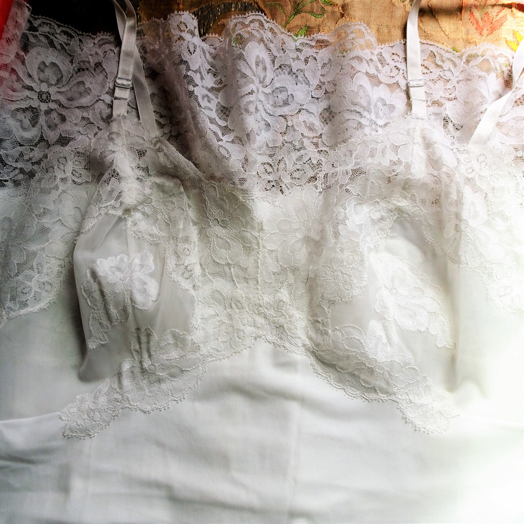 BEAUTIFUL 1950s Vintage Slip by Vanity Fair Lingerie, Wide French Lace Trim , Bust 34, Looks Never Worn, Perfect Bridal Slip, Collectible Vintage Slips
