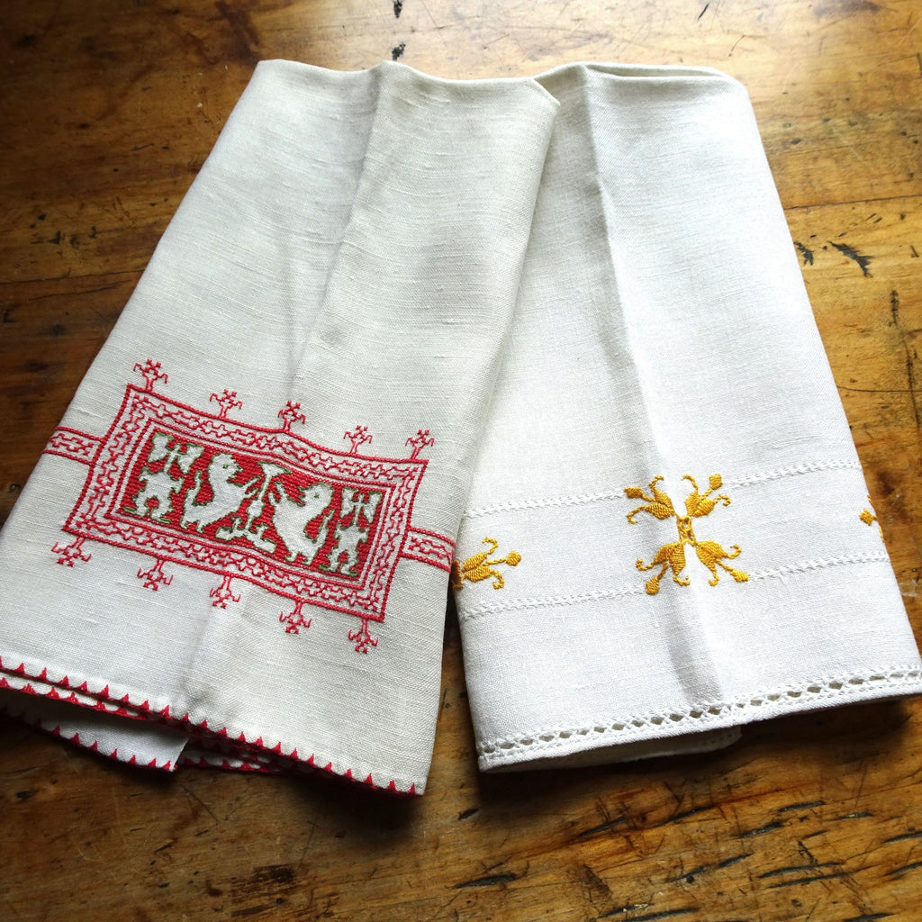 TWO Lovely Italian Linen Guest Towels, Art Deco Era, Beautiful Embroidery Hand Work, 1920s Décor, Luxury Vintage Linens