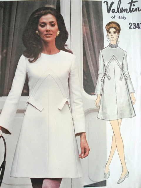 60s VALENTINO Beautiful Day or Party Dress Pattern VOGUE COUTURIER Design 2347 Bust 36 Vintage Sewing Pattern FACTORY FOLDED
