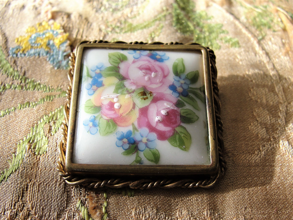 Beautiful  PORCELAIN  LIMOGES BROOCH ,Signed Limoges France ,Gorgeous Pink Roses, Ornate Brass Frame, Antique French Jewelry, Collectible Antique Jewelry