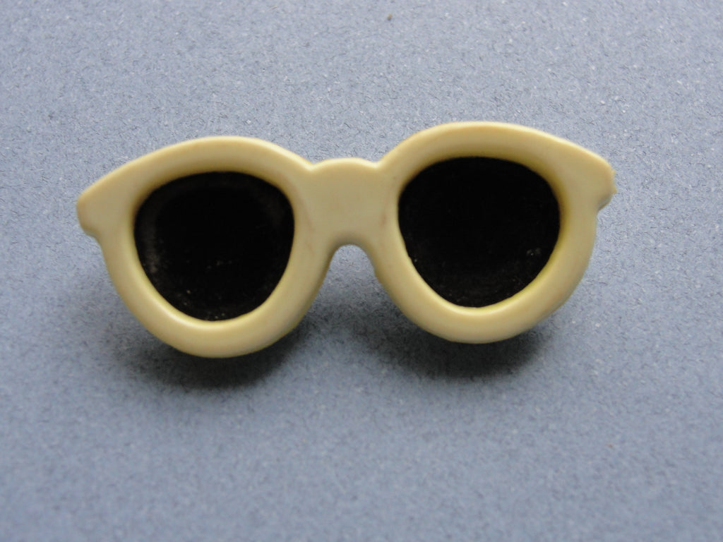 CUTE Figural Brooch,Sunglasses Brooch,1960s Pin,EyeGlass Brooch,Collectible Vintage Jewelry