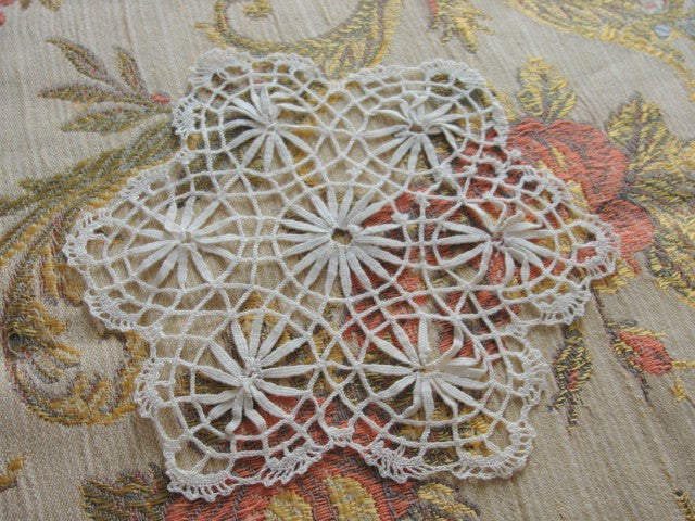 LOVELY Vintage Small Bobbin Lace Doily Very Pretty HandWork Perfect For Doillies Collection or Give As Gift To Lace Doily Collector