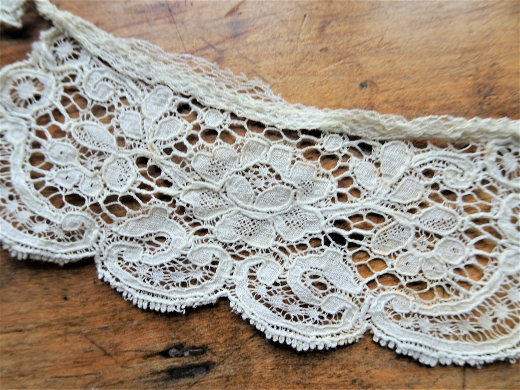Lovely French Lace Collar, Very Pretty Lace and Design, Heirloom Sewing, Collectible Vintage Collars