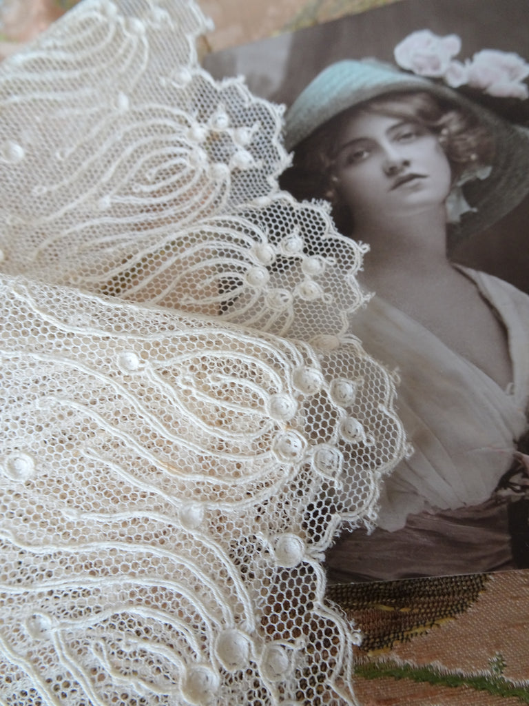 RESERVED WONDERFUL Antique French Netted Lace Trim,Delicate Pattern, Ideal For Dolls,Bridal Dress,Fine Heirloom Sewing, Collectible Vintage Lace