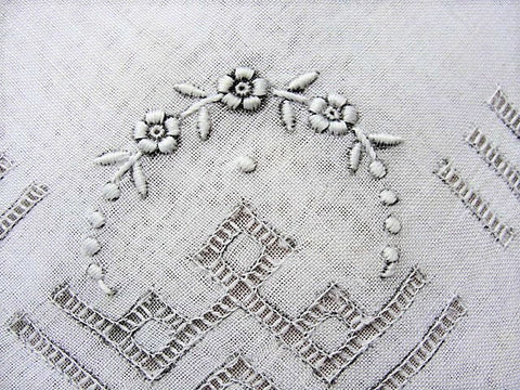 Lovely Vintage WEDDING HANDKERCHIEF, Art Deco Drawn Thread Gorgeous Bridal Hankie,Raised Embroidery,Finest Linen Hanky,Collectible Hankies