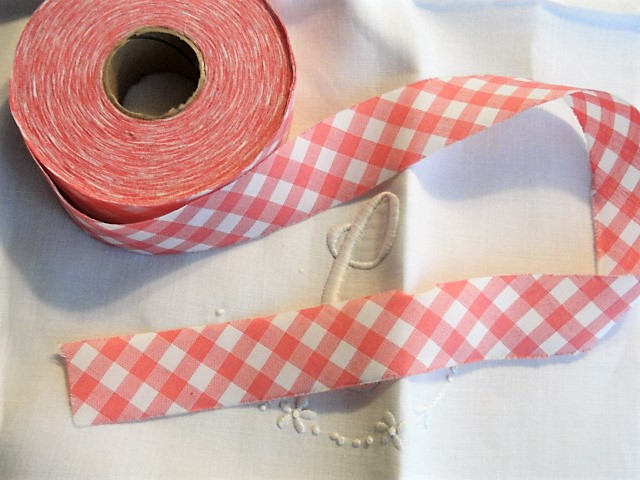 CHARMING Vintage French Pink White Gingham Ribbon Trim Bias Cut Cotton For Aprons,Childrens Clothing,Sewing Projects,Farmhouse Decor,Wedding