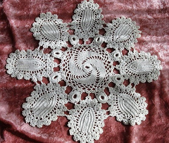 Lovely VICTORIAN Doily Intricate Pattern, Creamy White Hand Crocheted Doily Farmhouse Decor, Romantic Cottage Decor, Collectible Doilies