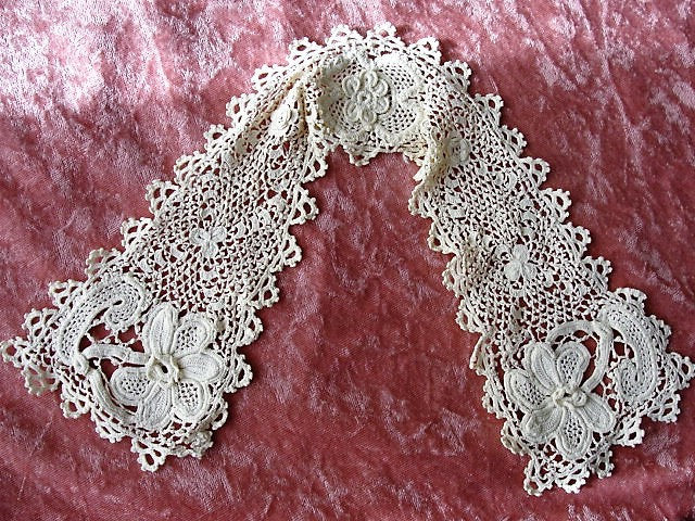 BEAUTIFUL Antique IRISH Crochet Lace, Lace Collar,Highly Detailed Victorian Needle Work,Irish Crochet Needle Lace,Collectible Antique Lace