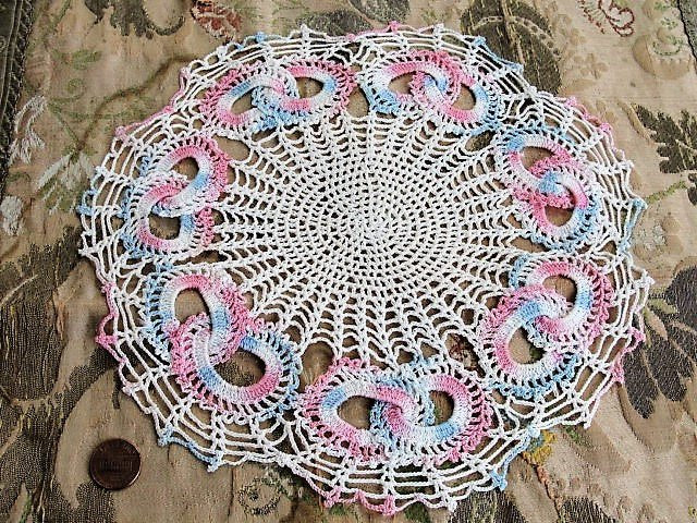 BEAUTIFUL Vintage Doily Pink Blue Love Knots Creamy White Hand Crocheted Doily Farmhouse Decor, Romantic Cottage Decor, Collectible Doilies