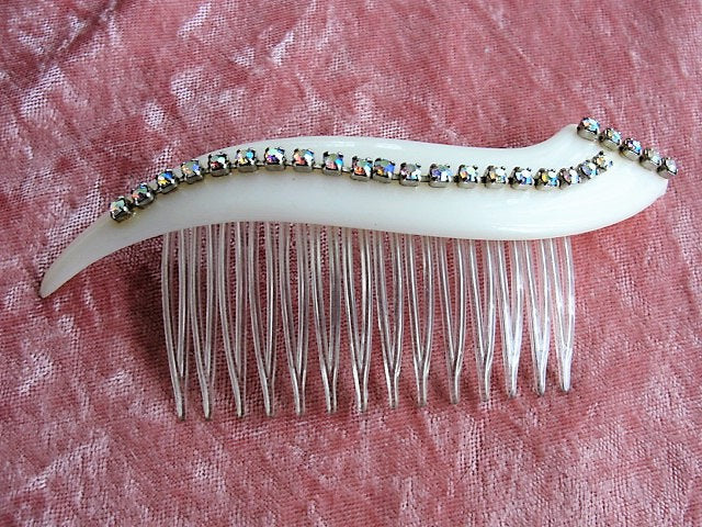 BEAUTIFUL 1950s Hair Comb Lovely AB Rhinestones on Pearl White, Evening Hair Comb, Bridal Wedding Hair Decoration,Decorative Hair Accessory