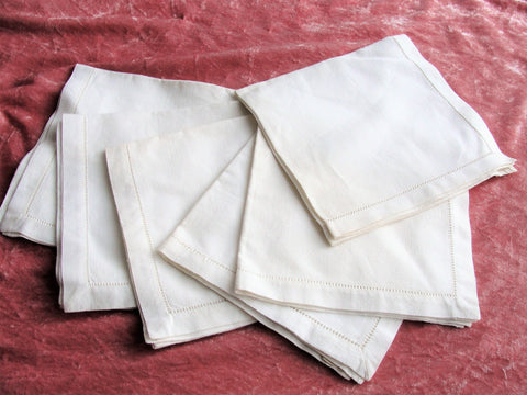 BEAUTIFUL Vintage Linen Napkins,Set of 6 Tea Time Luncheon Napkins,French Farmhouse, Vintage Linens,Table Linens,Table Napkins, Serviettes