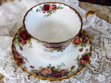 VINTAGE Royal Albert English Bone China Teacup and Saucer Old Country Roses Pattern,Lush Flowers,Lavish Gold Trim, Pedestal Cup and Saucer