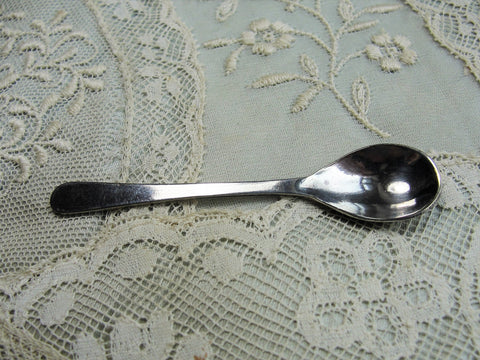 VINTAGE English Silver Salt Spoon,Silver Salt Scoop,Elegant Salt Cellar Spoon,Classic Salt Spoon,Salt Dip Spoon,Collectible Silver Spoons