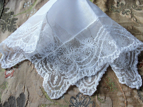 BEAUTIFUL Vintage Lace Hanky,BRIDAL WEDDING Handkerchief,Special Lace Hankie,Lovely Tambour Lace,Netted Lace,Collectible Bridal Lace Hankies