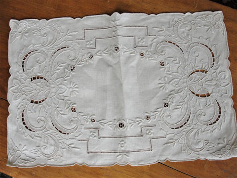EXCEPTIONAL Vintage Madeira Embroidered Linen Table Centerpiece,Tray Cloth,Lots of Hand Work,Luxury Collectible Linens,Linen Lover Gift