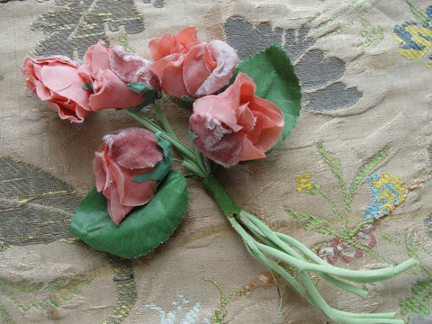RARE 1920s Vintage Velvet Roses Rosebud Flowers Original Art Deco French Millinery Supplies Perfect To Wear, Fine Projects Hats Dolls etc