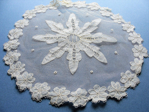 BEAUTIFUL Antique French Lace Centrepiece Doily,Netted Lace,Applique and Needle lace Embroidery,Lovely Workmanship,Collectible Lace Doilies