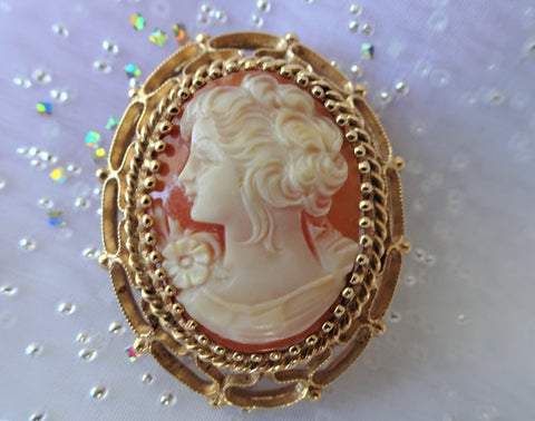 GORGEOUS Antique Cameo Brooch,Hand Carved Shell Cameo,Ornate 14 KT Gold Setting,Pin or Pendant,Collectible Antique Cameos,Vintage Jewelry
