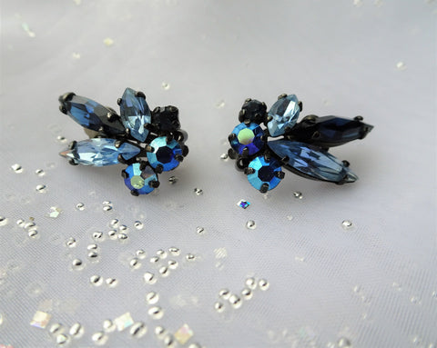 1950s BEAUTIFUL Blue Art Glass Earrings,Blue Cluster Glass Clip On Earrings,Faceted Stones,Collectible Vintage Jewelry