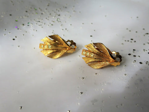 CLASSY Vintage Earrings,Textured Gold Metal and Glass Rhinestones Clip On Earrings, Lovely Design,Mid Century Earrings,Collectible Jewelry