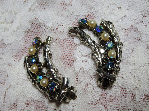 FABULOUS Vintage Art Glass Pearl Earrings,Peacock Blue AB Rhinestone Earrings,Nature Design,Mid Century Clip On Earrings,Collectible Jewelry