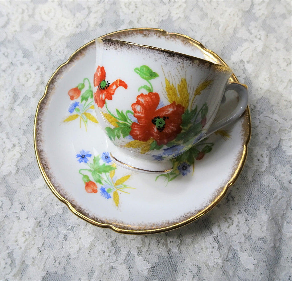 LOVELY Stanley Fine English Bone China Teacup and Saucer,Beautiful POPPY Flowers,Lush Gold Trim,Collectible Vintage Teacups