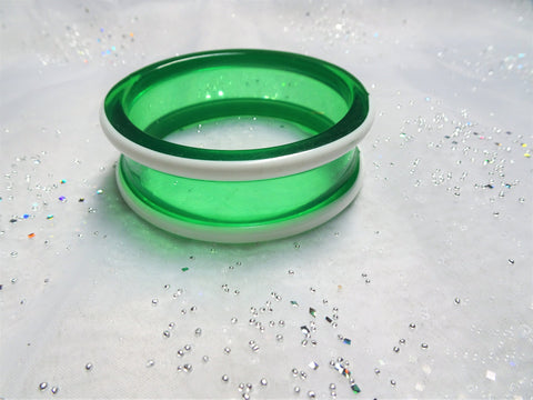 STRIKING Vintage Lucite Bangle Bracelet,Wide Green and White Plastic Bracelet,Collectible Vintage Jewelry