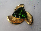 STRIKING Vintage Art Glass Brooch,Gorgeous Faceted Art Glass Stone,Stunning Green Peridot Color Glass Pin,Collectible Mid Century Jewelry