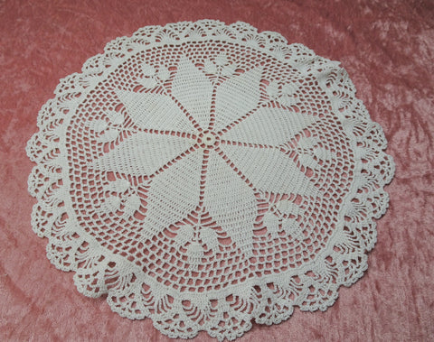 CHARMING Vintage Doily, Hand Crocheted Doily,Intricate Pattern,Farmhouse Decor,French Country Cottage,Collectible Doilies,Vintage Decor