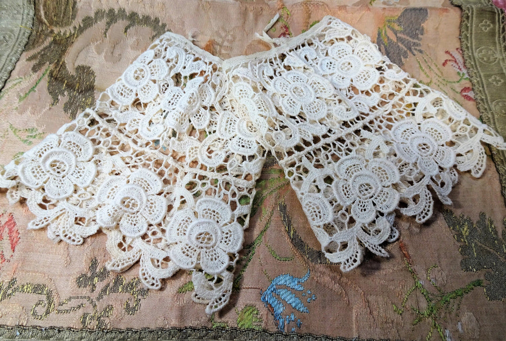GORGEOUS Antique Lace Cuffs,Tie On French Lace Cuffs, Beautiful Old Lace Cuffs, Bridal,Vintage Lace Cuffs,Vintage Clothing,Collectible Lace