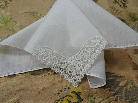 LOVELY VINTAGE HANKY Handkerchief, Swiss Lace Corner Hanky,Never Used Hankie,Something Old Bridal Gift