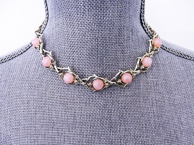 LOVELY 1950s Necklace,Pink Moon Glow and Gold Tone Metal Necklace,Bridal Necklace, Mid Century Jewelry,Collectible Vintage Jewelry