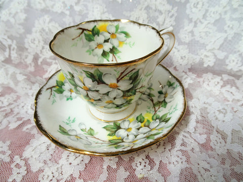 VINTAGE Royal Albert English Bone China Teacup n Saucer,White Dogwood Flowers,Pedestal Cup and Saucer,Collectible Vintage Teacups