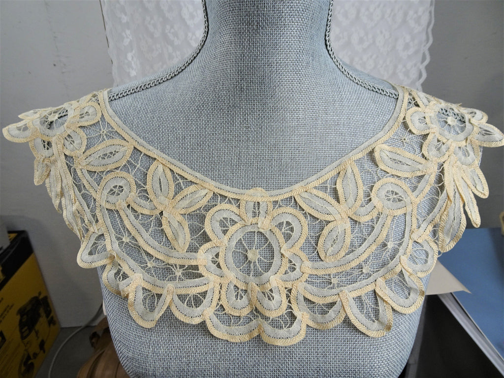 BEAUTIFUL Victorian French Lace Collar,Hand Made Lace,Victorian Edwardian Lace,Antique Bridal Lace,Collectible Lace Collars