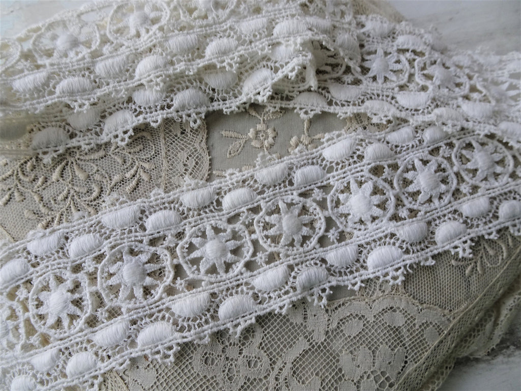 BEAUTIFUL Antique Lace Cotton Trim,Intricate Victorian Pattern, For Dolls,Christening Gowns,Bridal,Heirloom Sewing,Textiles,Collectible Lace