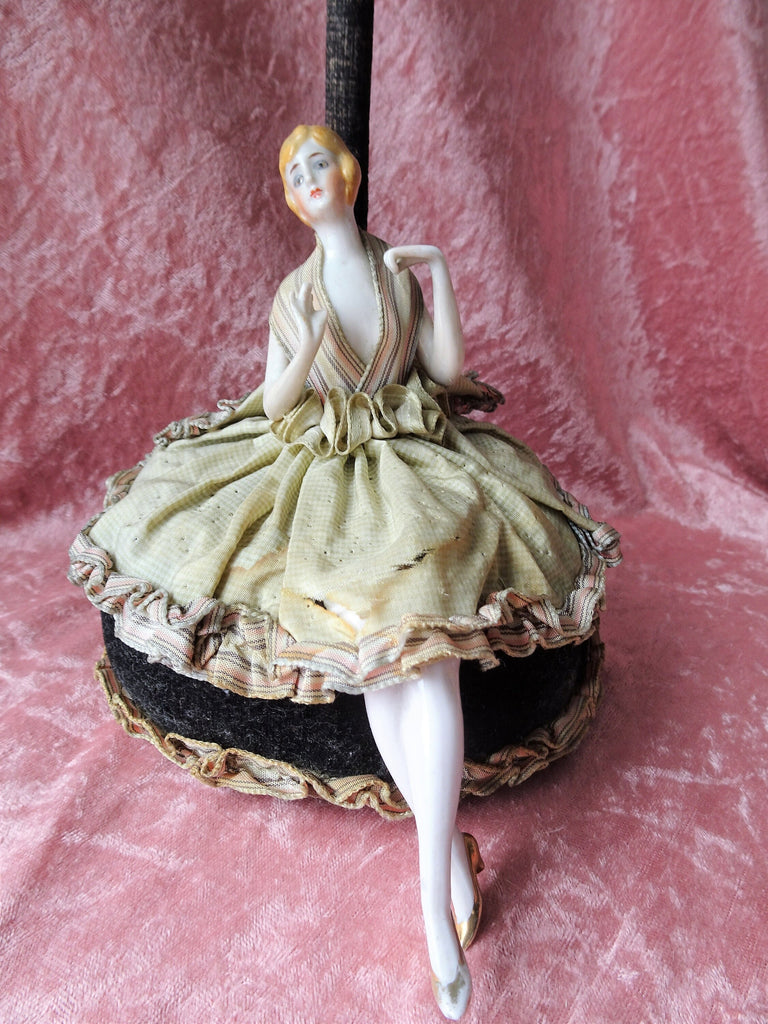 ART DECO Pincushion Doll Hat Stand,Hands Away and Legs Pin Cushion Doll, Original Dressed Doll,Hat Pins, Hat Stand,Vanity Decor,Display Prop