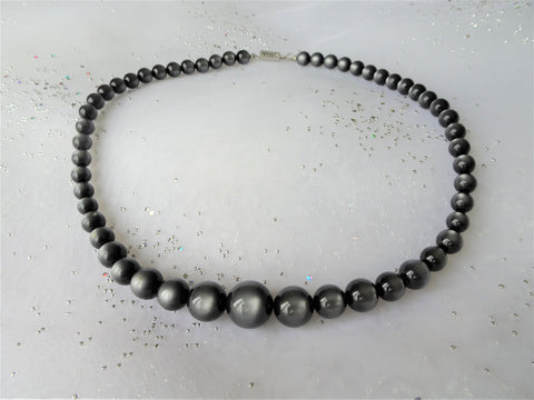 1950s MID CENTURY Necklace, Lovely Gray Moon Glow Bead Necklace, MCM Jewelry, Collectible Vintage Jewelry