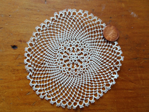BEAUTIFUL Antique Hand Tatted LACE Doily, Intricate Tatting Design,Fine Workmanship,Vintage Doily, Suitable To Frame,Collectible Doilies