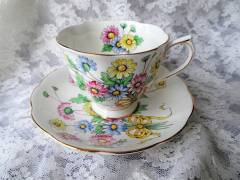 ENGLISH Bone China Teacup and Saucer, Royal Albert, Flower of The Month Daisy ,Hand Painted Cup and Saucer Set, Collectible Vintage Teacups