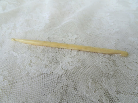 LOVELY Antique Carved Bone Double Crochet Hook, Each End has a Carved Hook ,Antique Needle Work Tool Collectible Crochet Tool