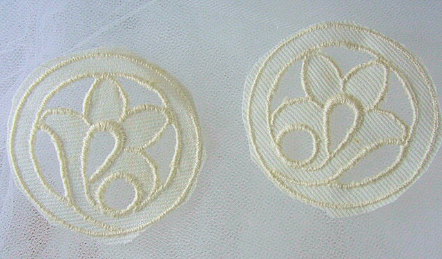 Lovely 1920s ART DECO Snow White Embroidered  Pair Cutwork Floral Appliques Great For Hats Bags Flapper Head Bands Dresses Downton Abbey Era