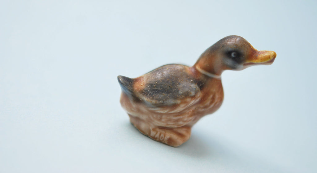 Red Rose Tea Retro Duck Miniature Animal Figurine