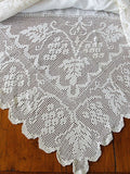 EXQUISITE Victorian Lace and Linen Tablecloth, Tea Time Cloth, Dining Tablecloth, Beautiful Lace French Country, Farmhouse Decor